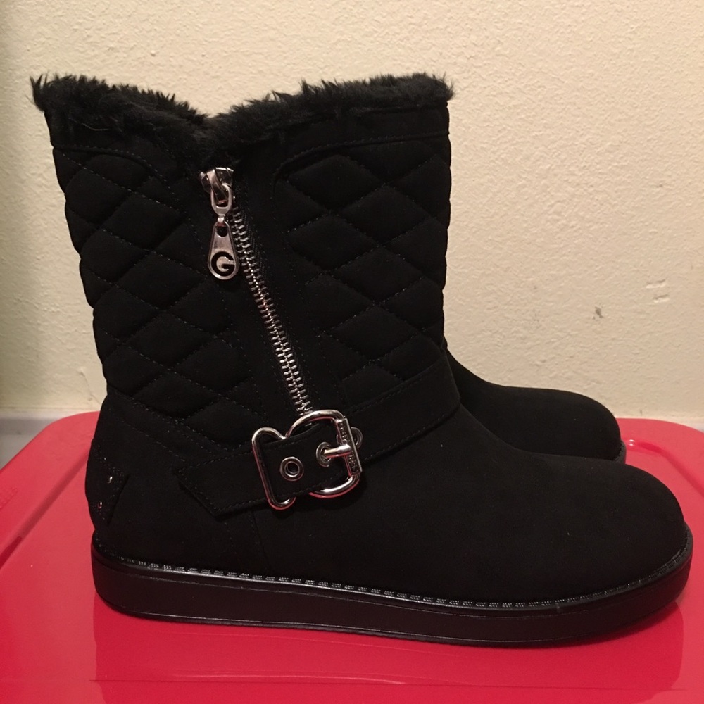 Black Guess woman’s boots
